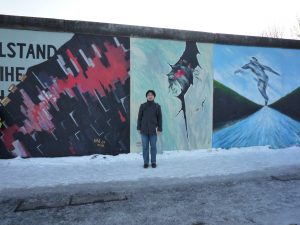 ベルリンの壁の前で（2013年）