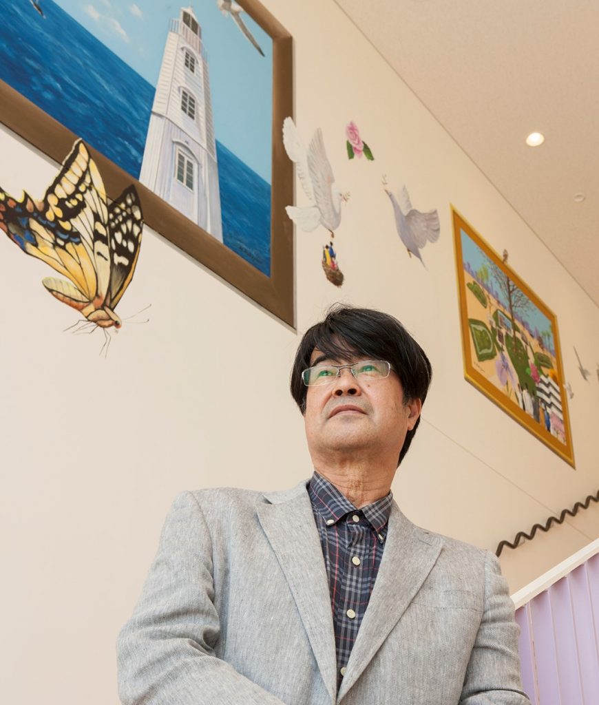 風景画 油絵 中島裕司 大樹の下で」寄贈者の中島裕司氏（デンマーク語 